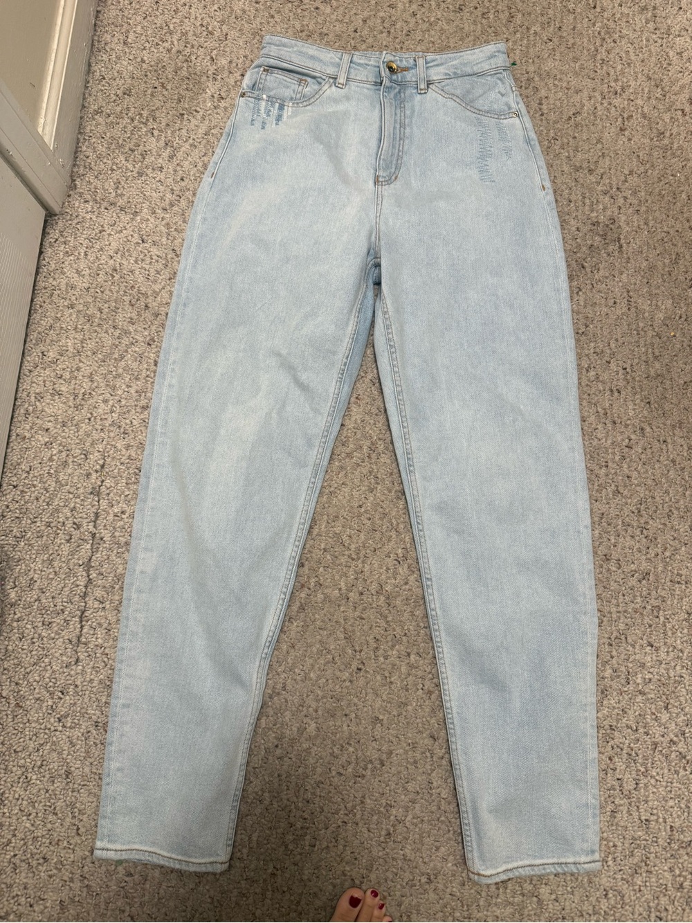 Emporio Armani Balloon" o "Barrel-Leg Light Blue High-Rise Women’s Jeans